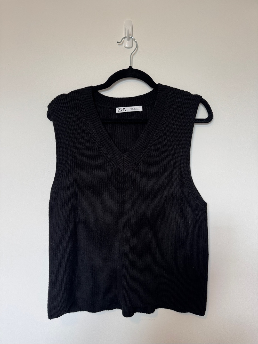 ZARA Black Ribbed V-Neck Sweater Vest
